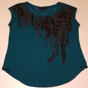 Rock & Republic NWOT Teal w/ Feathers Shirt